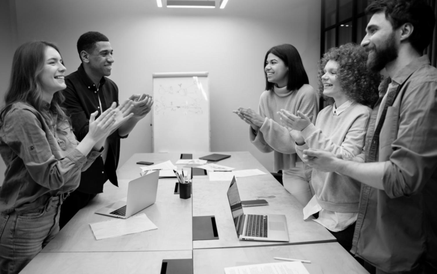 Analyse de graphiques financiers et données de marché